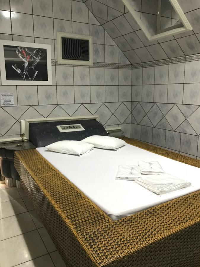 Genus Motel (Adults Only) Uberaba Kültér fotó